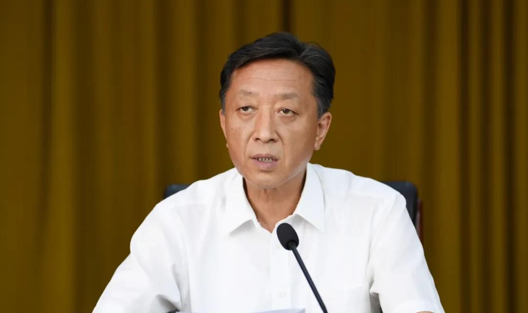 闫晨曦主持召开市委第五十次专题会议暨市疫情防控工作领导小组会议