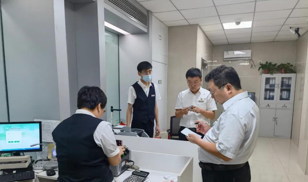 临汾审计中心党组书记、主任李建学深入蒲县农商行督导调研