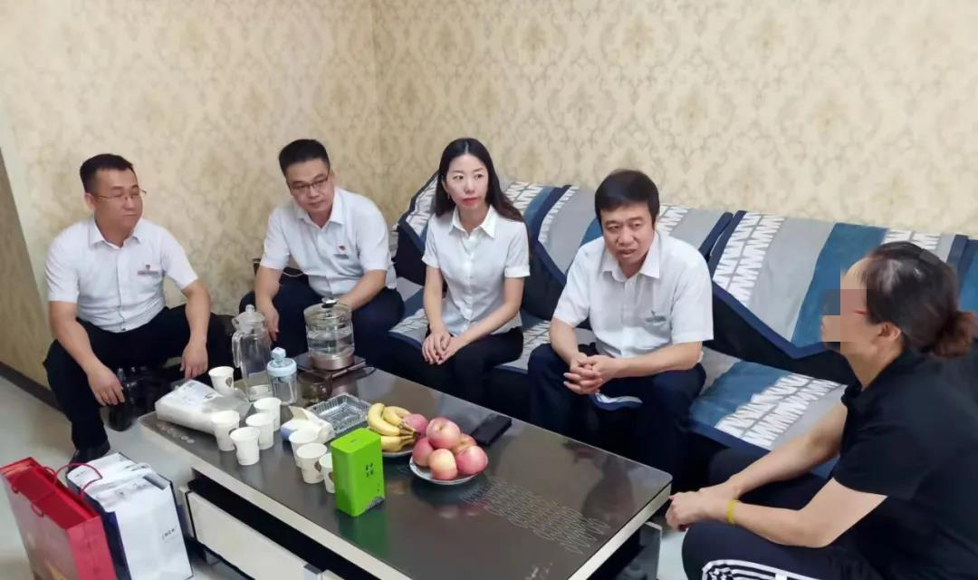 尧都农商银行：帮扶困难职工 关爱暖人心