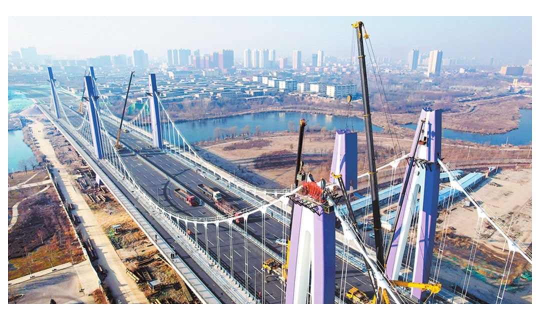 临汾：尧贤街北延工程跨洰河大桥完成乔冠吊装