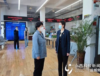 新绛县委副书记、县长张琼到县行政审批服务管理局调研指导工作
