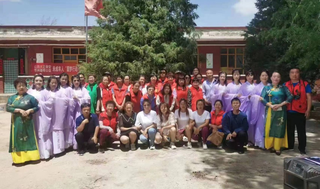 小小心愿卡让静乐县铺上村儿童乐开怀