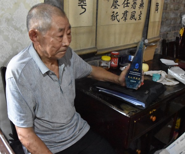 承袭600年工艺，淬炼一把阳城铁壶  &mdash;&mdash;石阳生：即将消失的手工铸壶技术