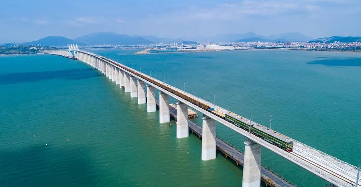我国首条跨海高铁全线铺轨贯通 福州、厦门两地将实现&ldquo;一小时生活圈&rdquo;