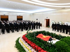 习近平等党和国家领导同志到医院为江泽民同志送别并护送遗体到八宝山火化