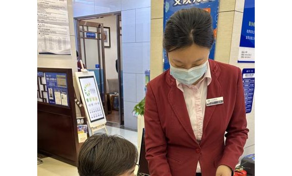 兴业银行晋中分行开展新市民&ldquo;送温暖&rdquo;活动
