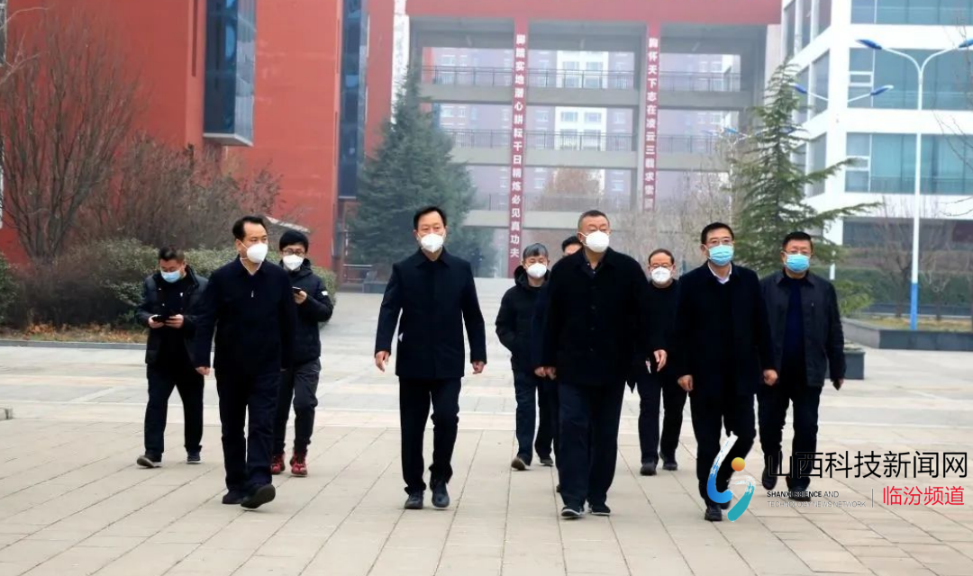 临汾市委常委、市委秘书长郭行杰一行莅临临汾一中检查指导食品安全工作