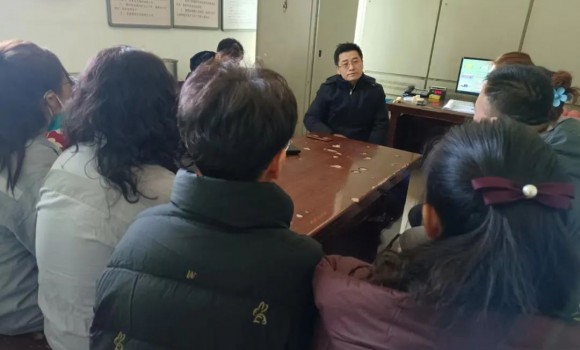 心贴心面对面 拉近党群关系