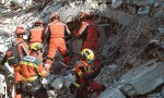 中国救援队继续在土耳其地震灾区24小时不间断搜救