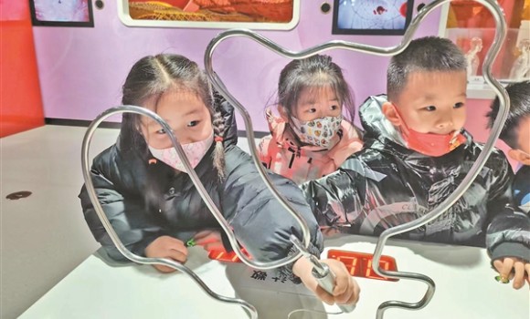 走进科技馆 放飞科学梦