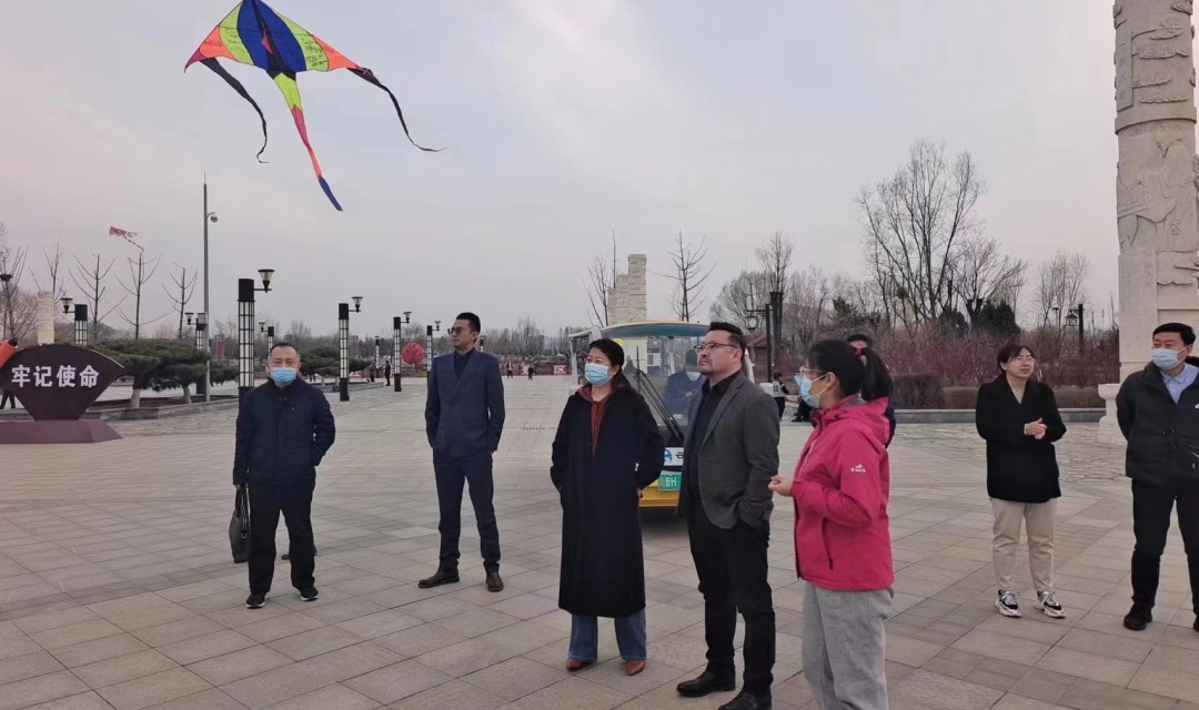 忻州市副市长贾玲香接见内蒙古伊能投资集团有限公司CEO阿拉腾巴雅尔一行