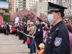 晋城凤凰山派出所：踏春赏樱 &ldquo;警&rdquo;色相伴