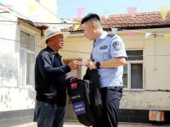 高平北诗派出所：&ldquo;背包警务&rdquo; 温暖人心