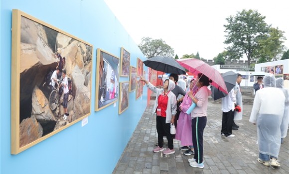 &ldquo;税光&rdquo;照&ldquo;摄&rdquo;耀古城  &mdash;&mdash; 平遥国际摄影大展首设税务单元