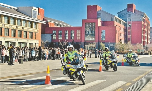 市&ldquo;全国交通安全日&rdquo;系列宣传活动精彩纷呈