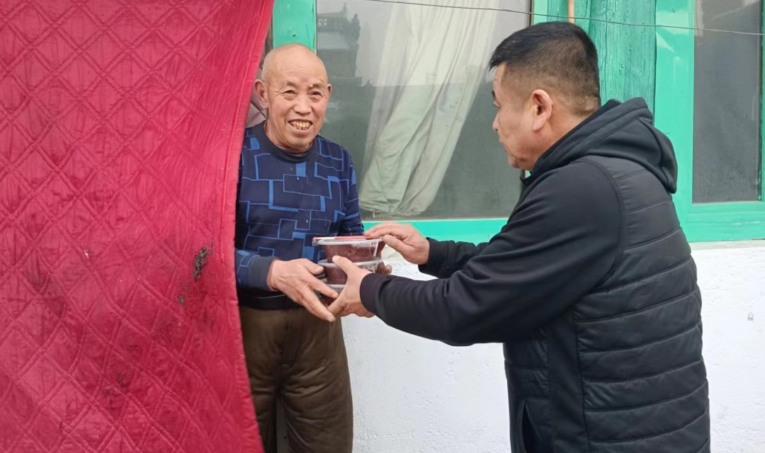腊八粥送温暖，情系百姓生活！