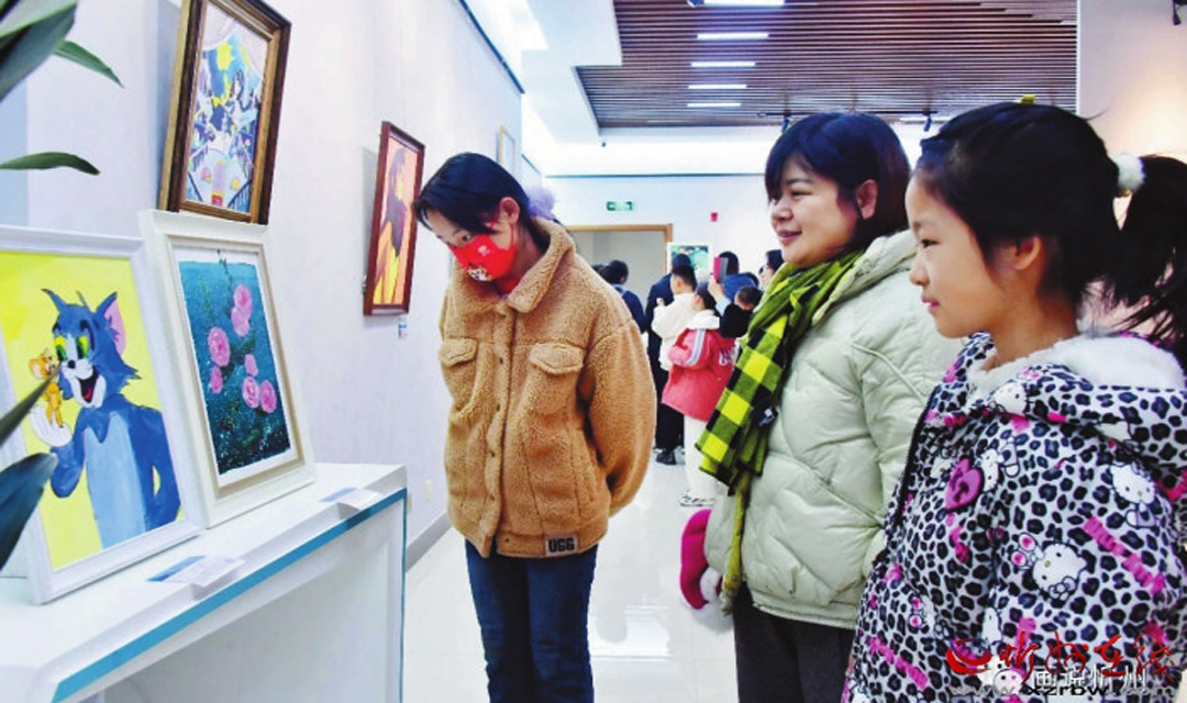 忻州市妇联、市图书馆联合举办书画展