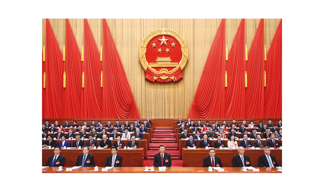 十四届全国人大二次会议在京开幕习近平王沪宁蔡奇丁薛祥李希韩正等在主席台就座 李强作政府工作报告 赵乐际主持大会 听取关于国务院组织法修订草案的说明等