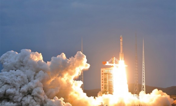 我国在太原卫星发射中心使用长征六号改运载火箭成功将云海三号02星发射升空