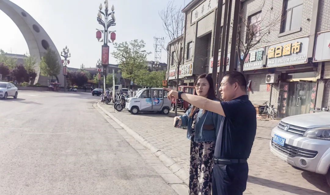新绛县文旅局：安装标识标牌推动全域旅游示范区创建
