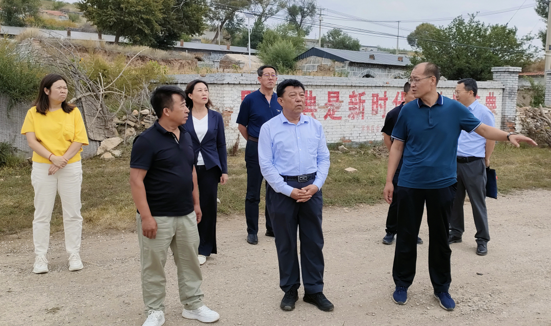 王志坚在平鲁区包联村调研