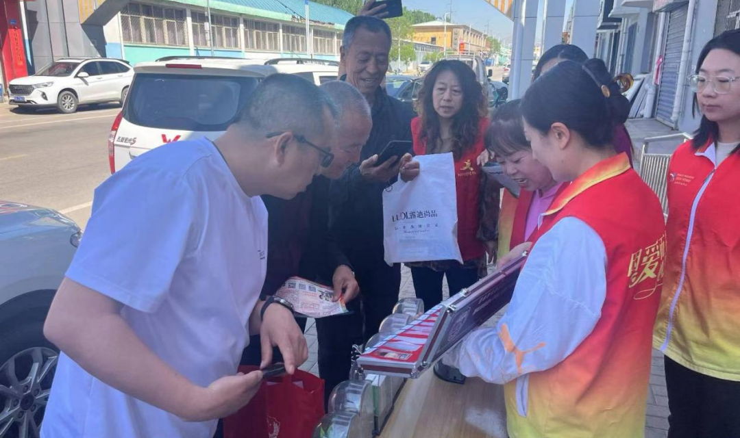 禁毒宣传进社区 共建无毒生活圈
