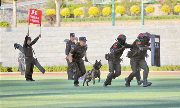 晋中市开展&ldquo;院警携手共建 守护平安校园&rdquo;警营开放日活动