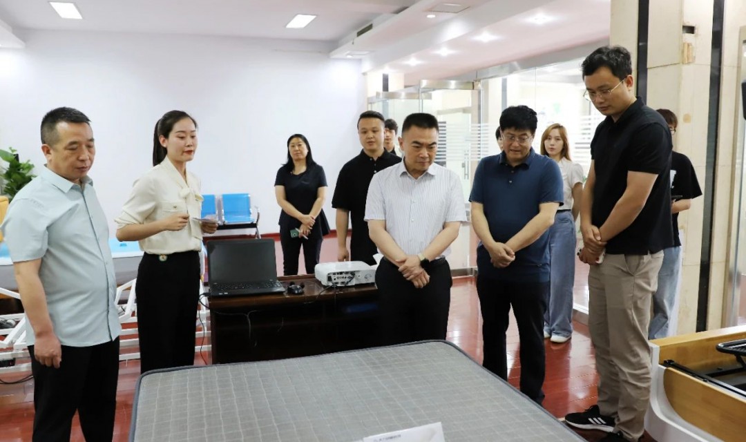 河津：李晓武调研茂栋集团智能助眠床开发项目时强调：加速科研成果转化 推动项目落地见效