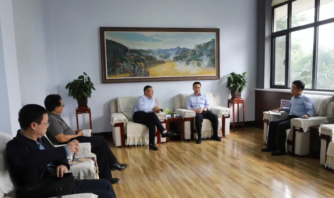 【河津】李晓武会见中煤华晋集团党委书记、董事长王祥生一行