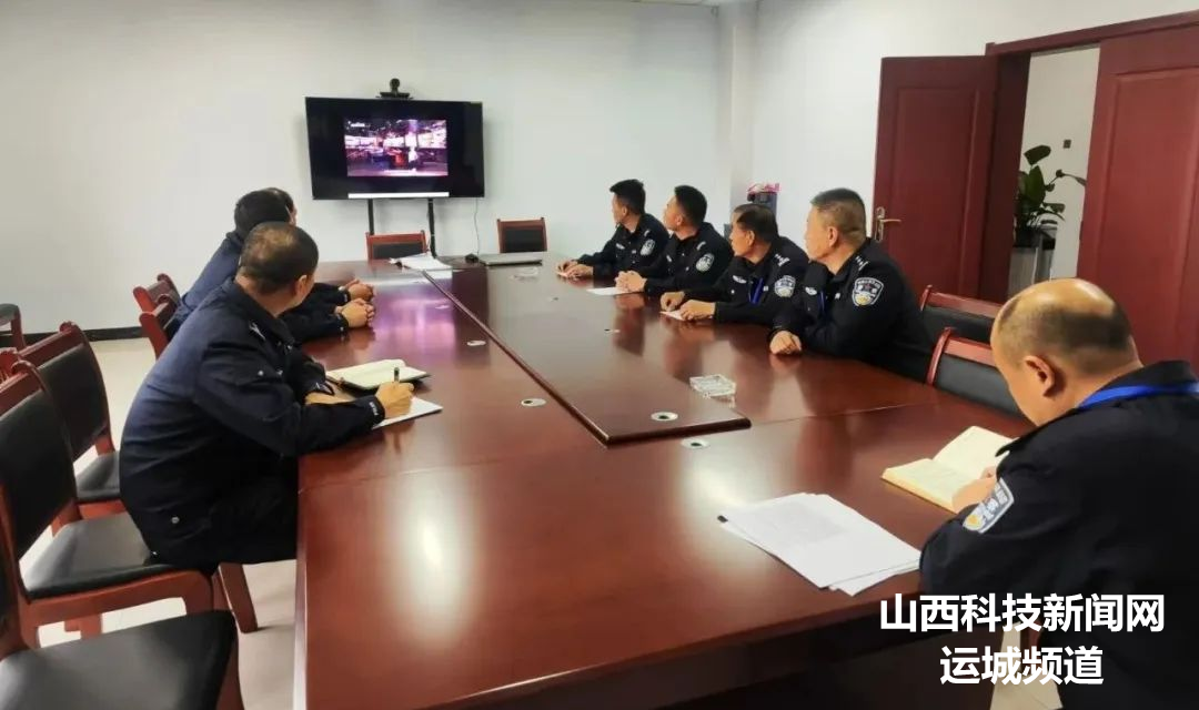 河津市公安局组织民辅警观看《人民公安从这里走来&mdash;&mdash;全国&ldquo;公安楷模&rdquo;发布厅特别节目》