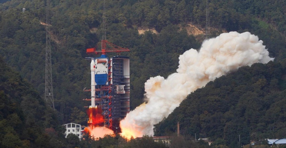 第100发！长三乙火箭成功发射通信技术试验卫星十三号