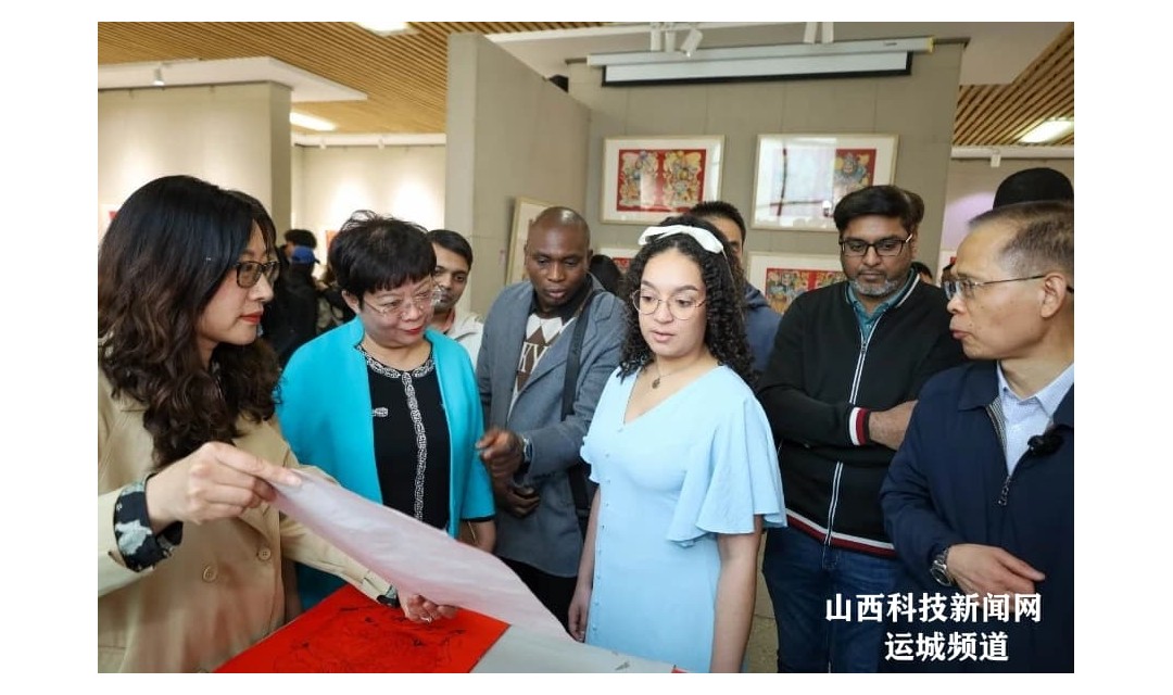 非遗进校园 年画绽新韵 &mdash;&mdash;&ldquo;门上春秋&rdquo;民间年画展在运城学院开展