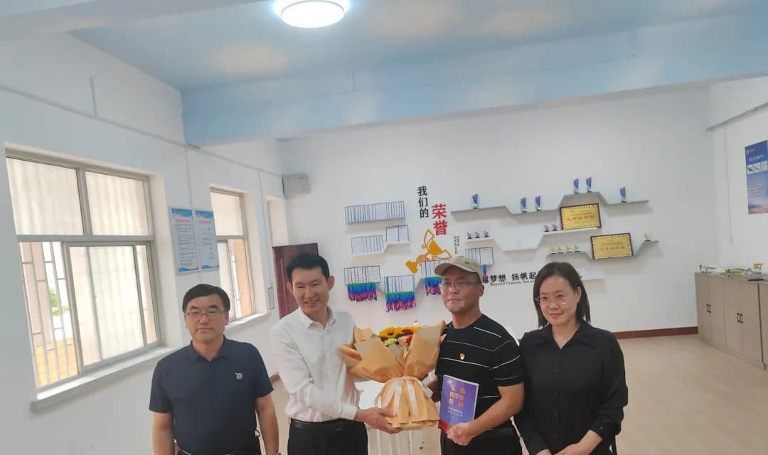 临猗县委副书记高瞻走访慰问科技工作者