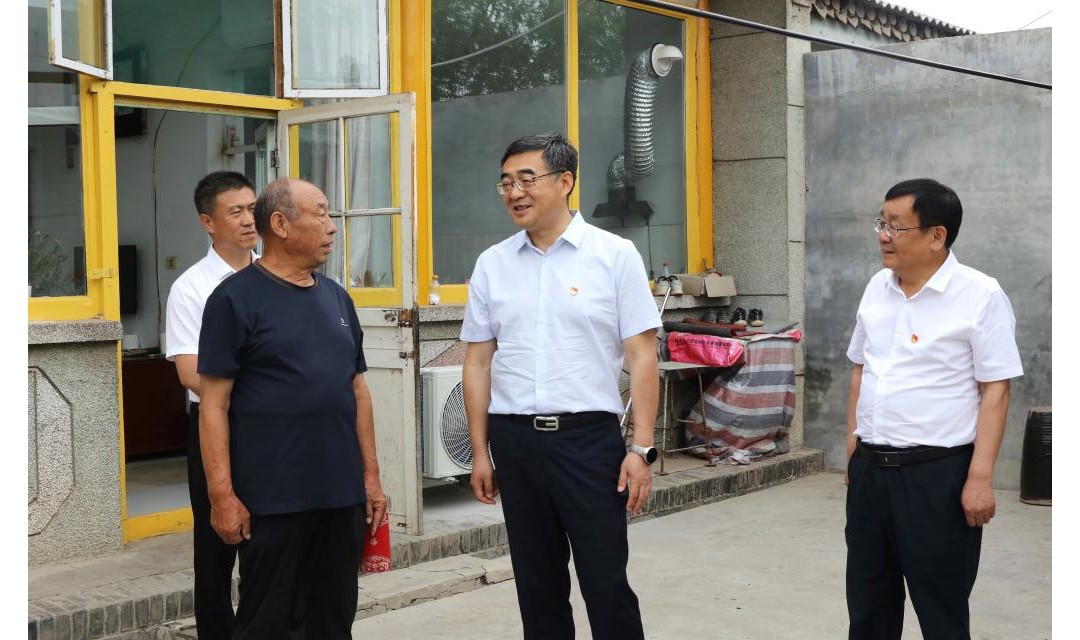 李建国在原平弓家庄村讲授学习教育专题党课
