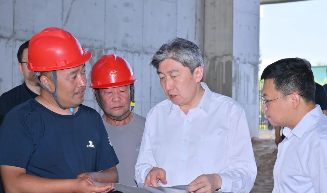 朱晓东在河曲县调研项目建设、设施农业发展和生态环境整治工作