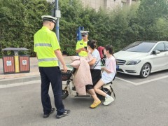 长子交警：无惧&ldquo;烤&rdquo;验 &ldquo;汗&rdquo;卫安全