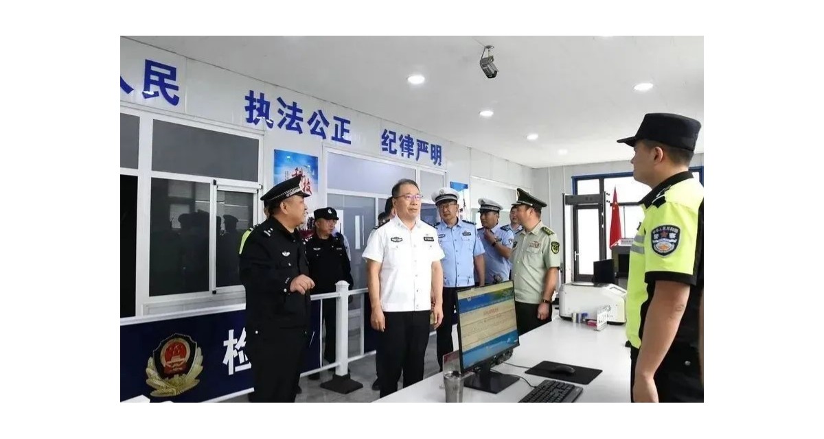 忻州市副市长，市公安局党委书记、局长史红波在五台山石咀公安检查站督导检查工作