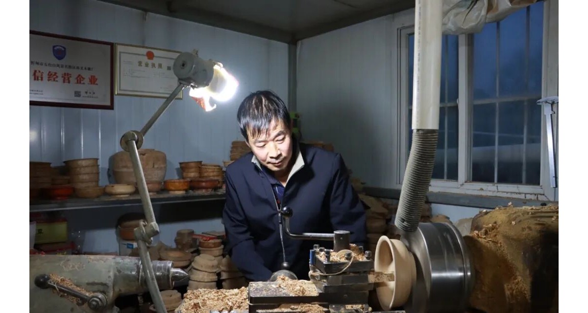传承新驱动 发展迎新机  五台山景区传统手工木艺品焕新颜