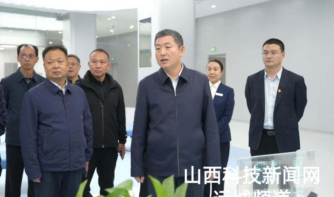孟维君调研新政务服务中心运行情况