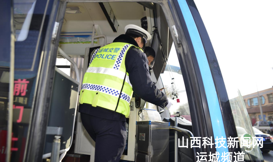 交安宣传进车站 筑牢出行安全线