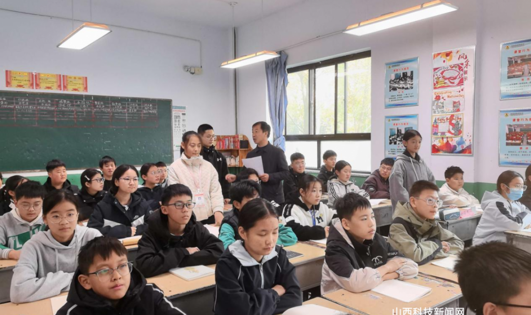 思政引领方向，逐梦健康成长
