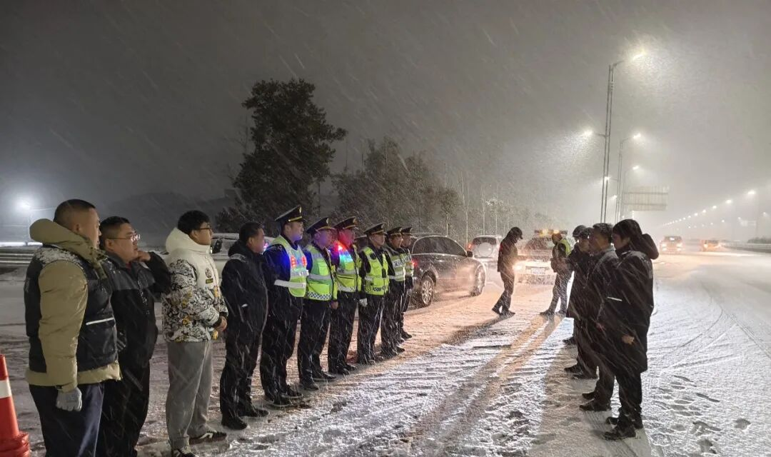 以雪为令护坦途 | 临猗交通浴雪保畅通，护航群众安全出行